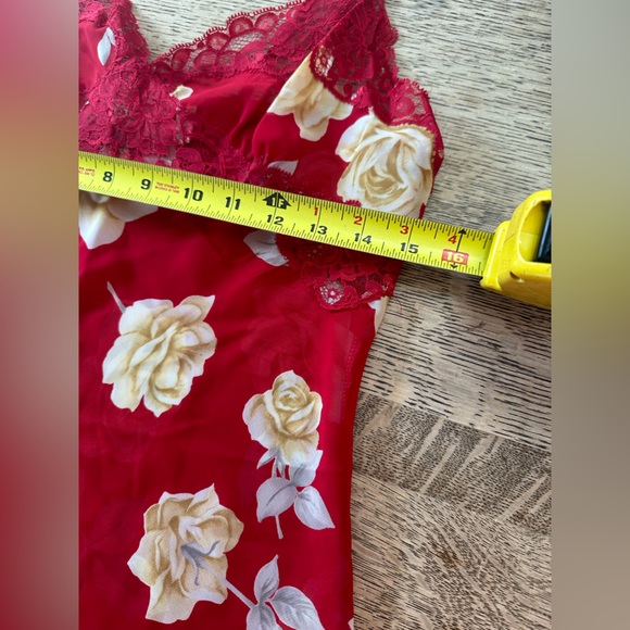 Victoria’s Secret Floral Lace Red négligée Slip lingerie Chemise Medium - Picture 13 of 16